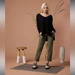 NWOT Known Supply Leilani Top, Black - Small